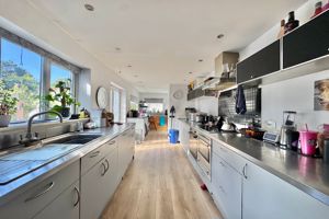 Kitchen- click for photo gallery